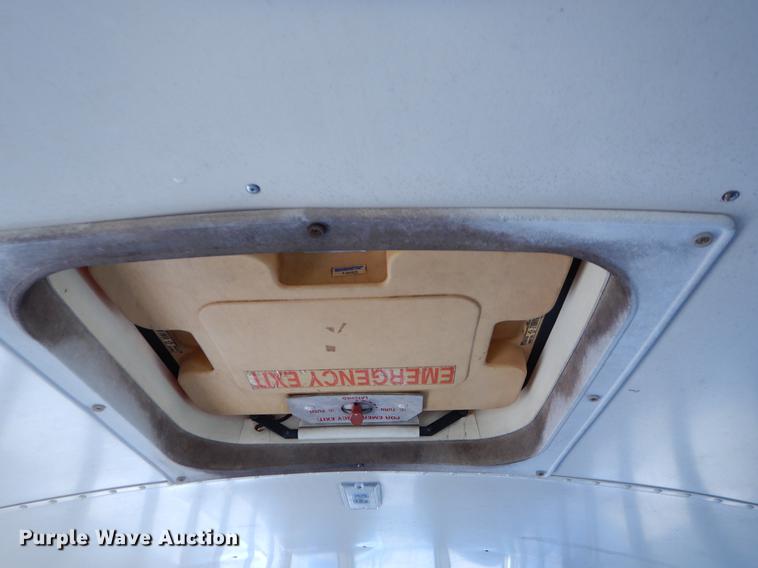 image for item ER9442 1997 International 3800 school bus