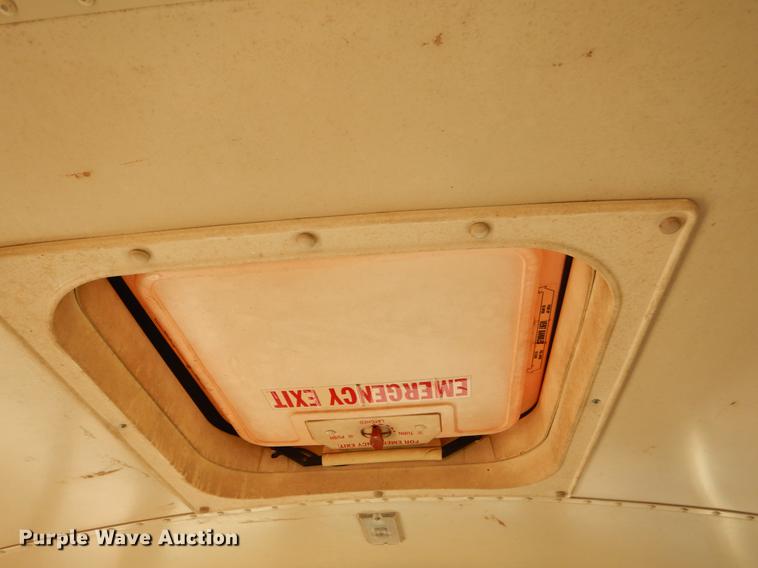 image for item ER9442 1997 International 3800 school bus