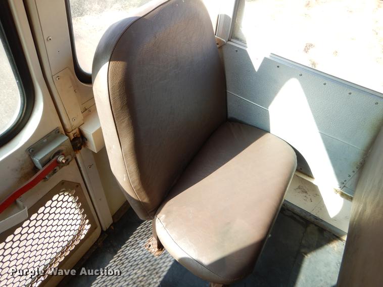 image for item ER9442 1997 International 3800 school bus