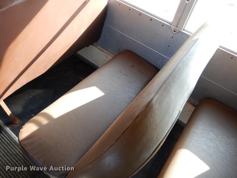 image for item ER9442 1997 International 3800 school bus