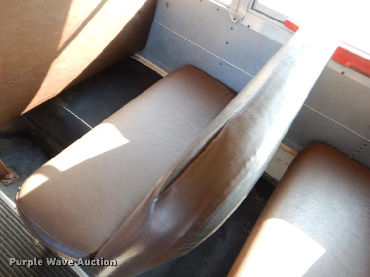 image for item ER9442 1997 International 3800 school bus