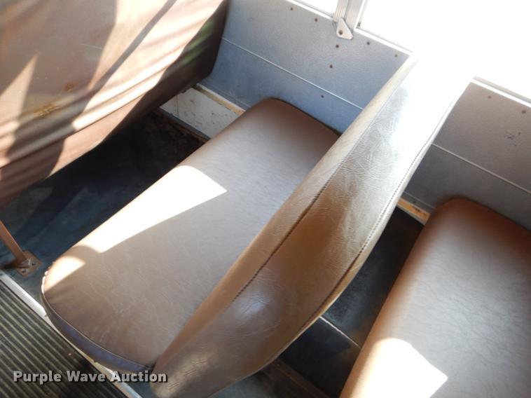 image for item ER9442 1997 International 3800 school bus