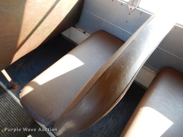 image for item ER9442 1997 International 3800 school bus