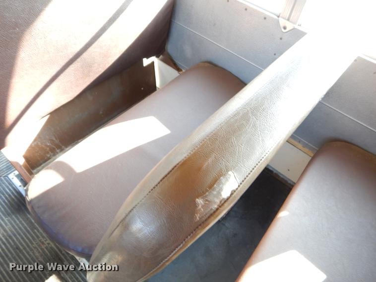 image for item ER9442 1997 International 3800 school bus