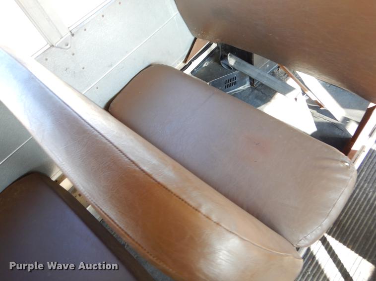 image for item ER9442 1997 International 3800 school bus