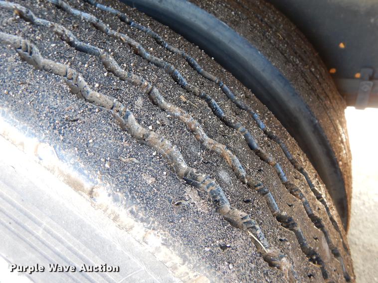 image for item ER9442 1997 International 3800 school bus