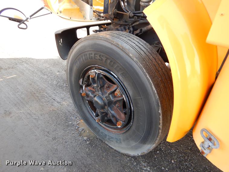 image for item ER9442 1997 International 3800 school bus