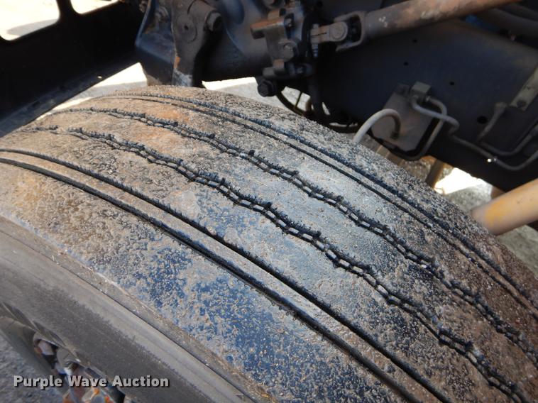 image for item ER9442 1997 International 3800 school bus