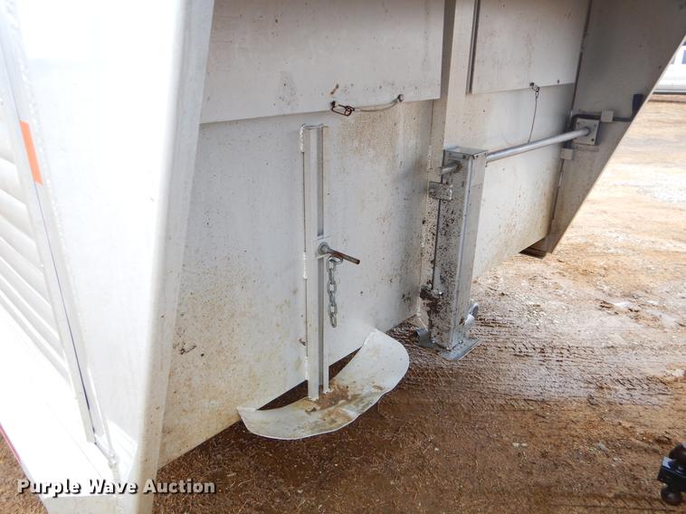 image for item ER9445 2015 Sooner SR7628 livestock trailer