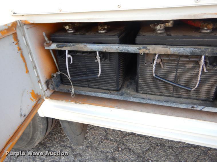 image for item ER9451 1991 Blue Bird school bus