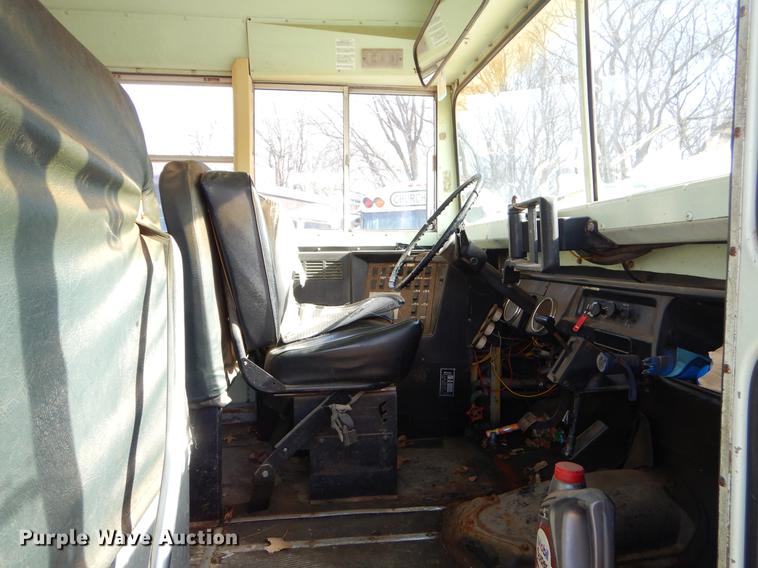 image for item ER9452 1988 Chevrolet school bus