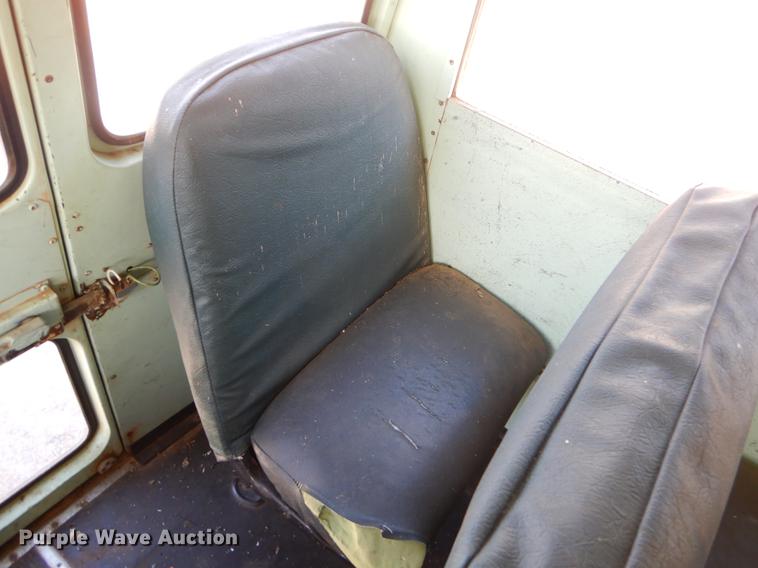 image for item ER9452 1988 Chevrolet school bus