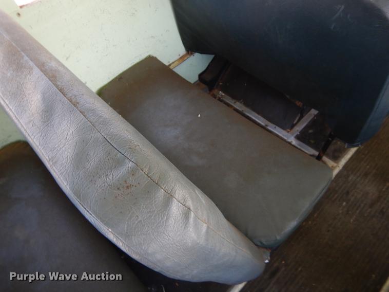 image for item ER9452 1988 Chevrolet school bus