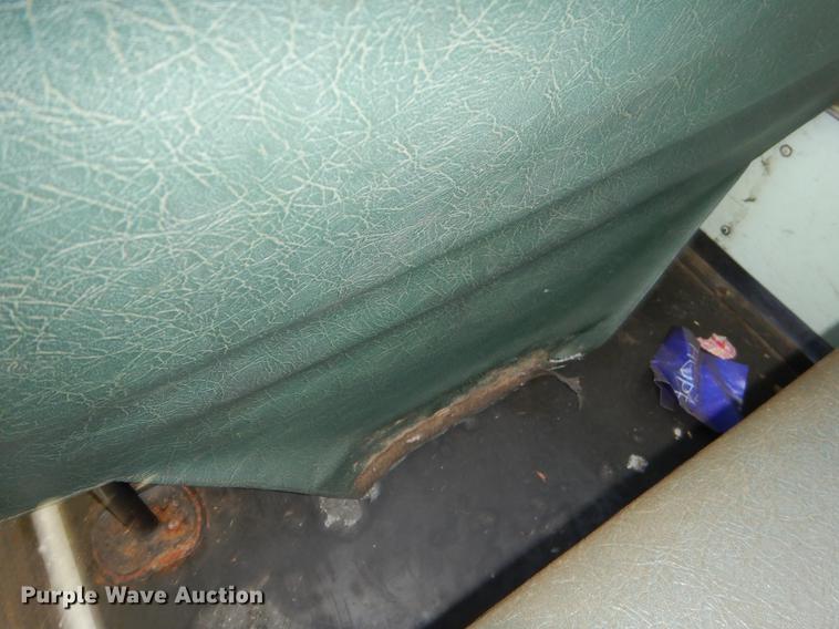 image for item ER9452 1988 Chevrolet school bus