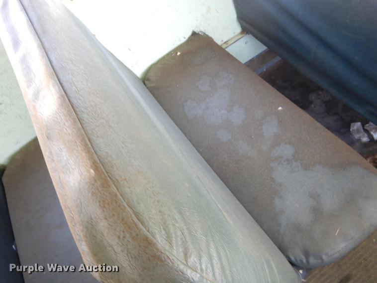 image for item ER9452 1988 Chevrolet school bus