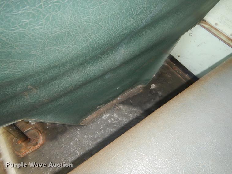 image for item ER9452 1988 Chevrolet school bus