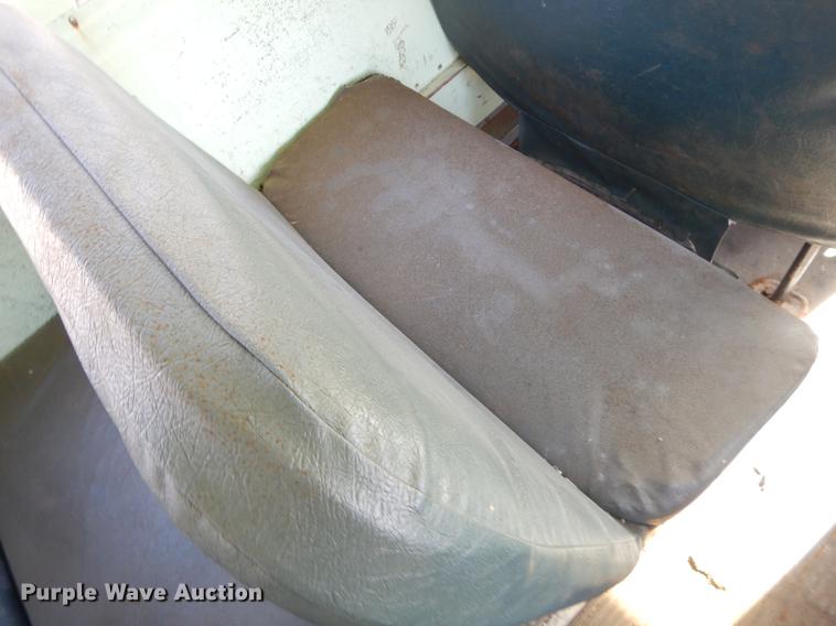 image for item ER9452 1988 Chevrolet school bus