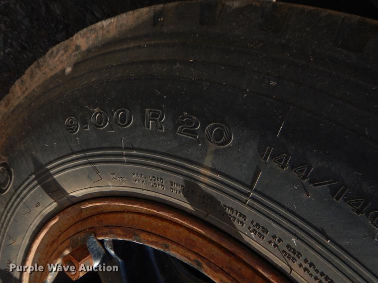 image for item ER9452 1988 Chevrolet school bus