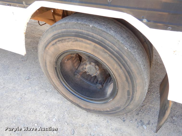 image for item ER9452 1988 Chevrolet school bus