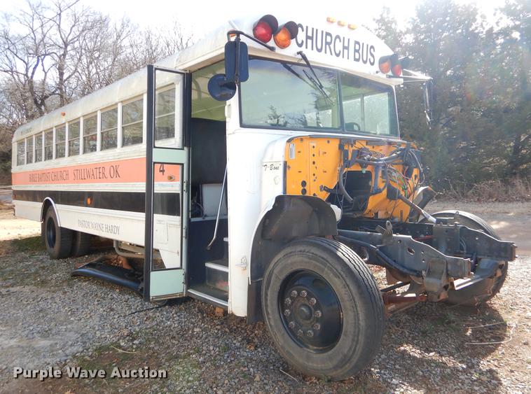 image for item ER9453 1992 International 3800 school bus