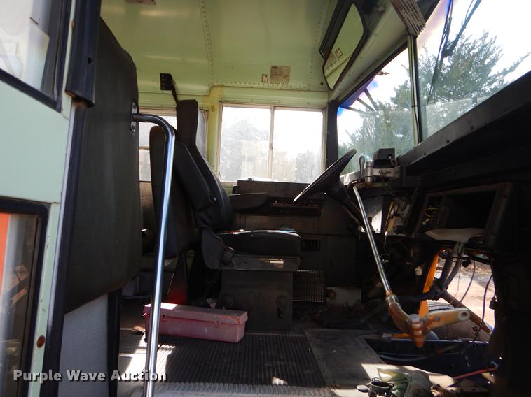 image for item ER9453 1992 International 3800 school bus