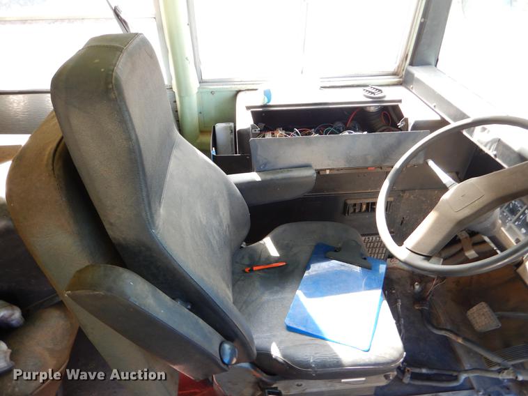 image for item ER9453 1992 International 3800 school bus