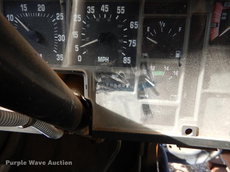 image for item ER9453 1992 International 3800 school bus