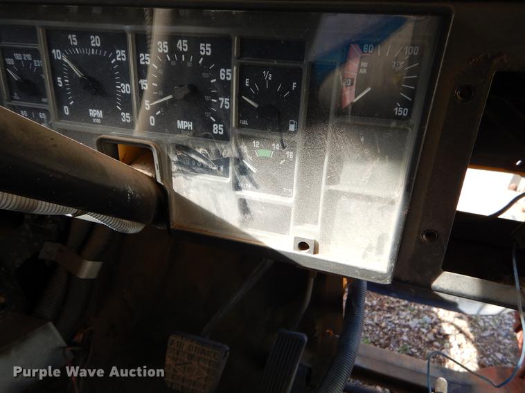 image for item ER9453 1992 International 3800 school bus