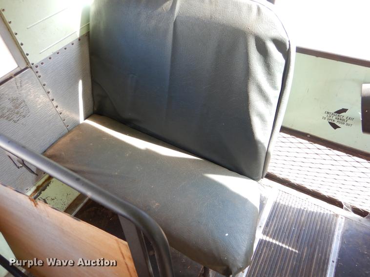 image for item ER9453 1992 International 3800 school bus