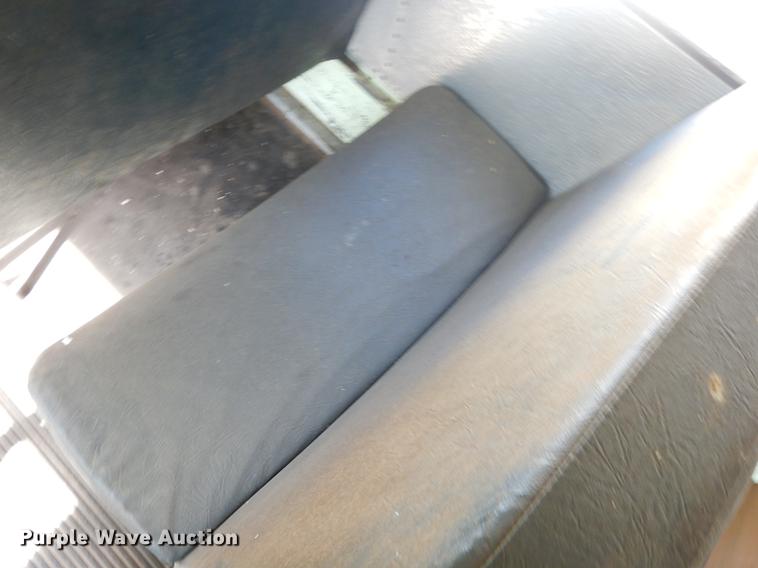 image for item ER9453 1992 International 3800 school bus