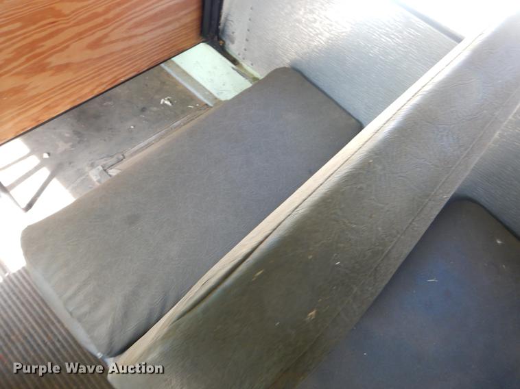 image for item ER9453 1992 International 3800 school bus