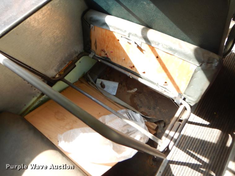 image for item ER9453 1992 International 3800 school bus