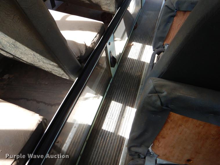 image for item ER9453 1992 International 3800 school bus