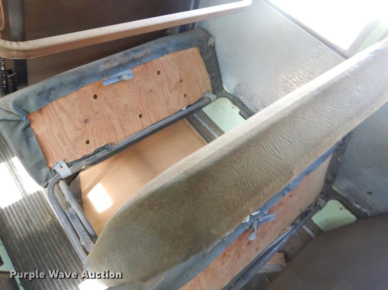 image for item ER9453 1992 International 3800 school bus