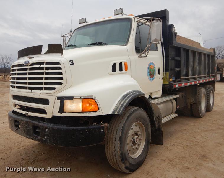 image for item ER9458 1998 Ford LNT8000 dump truck
