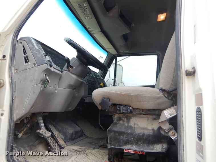 image for item ER9458 1998 Ford LNT8000 dump truck