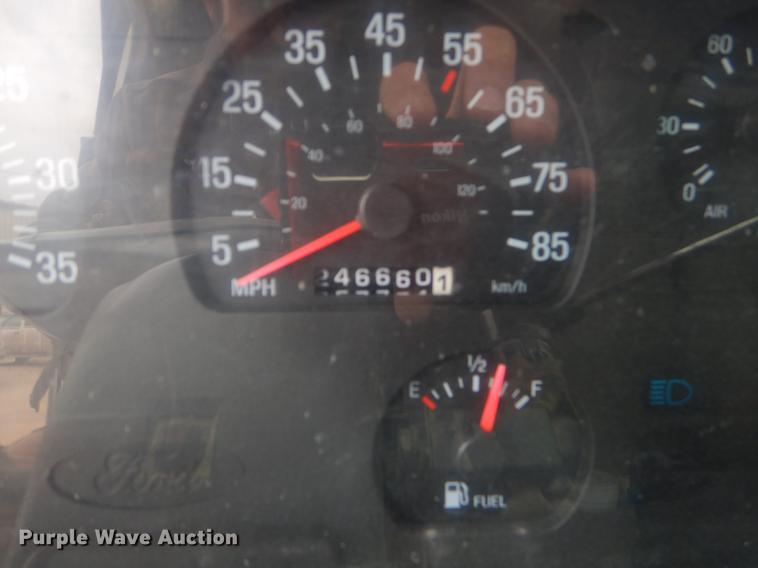 image for item ER9458 1998 Ford LNT8000 dump truck