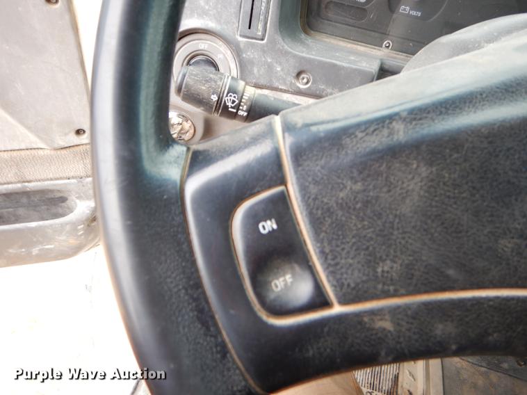 image for item ER9458 1998 Ford LNT8000 dump truck