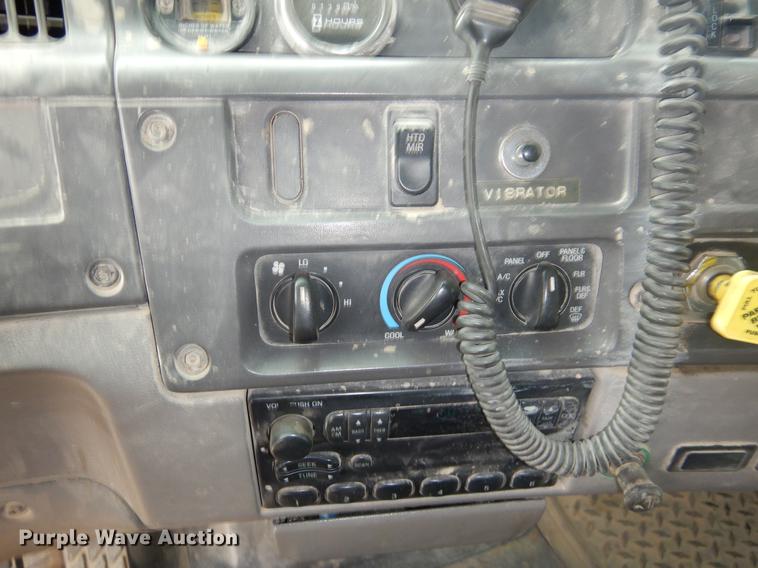 image for item ER9458 1998 Ford LNT8000 dump truck