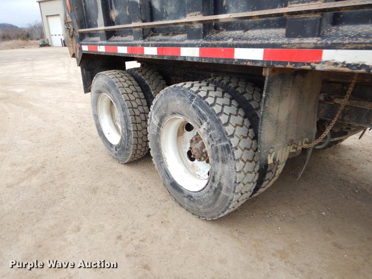 image for item ER9458 1998 Ford LNT8000 dump truck