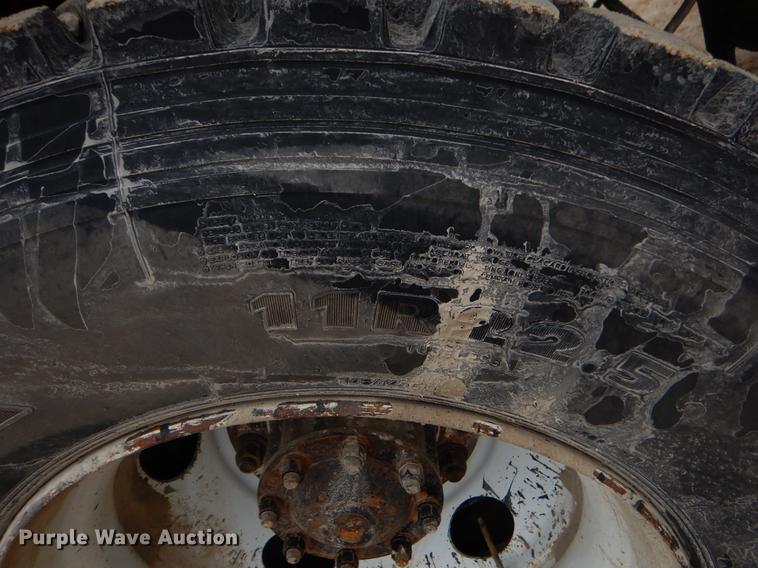 image for item ER9458 1998 Ford LNT8000 dump truck