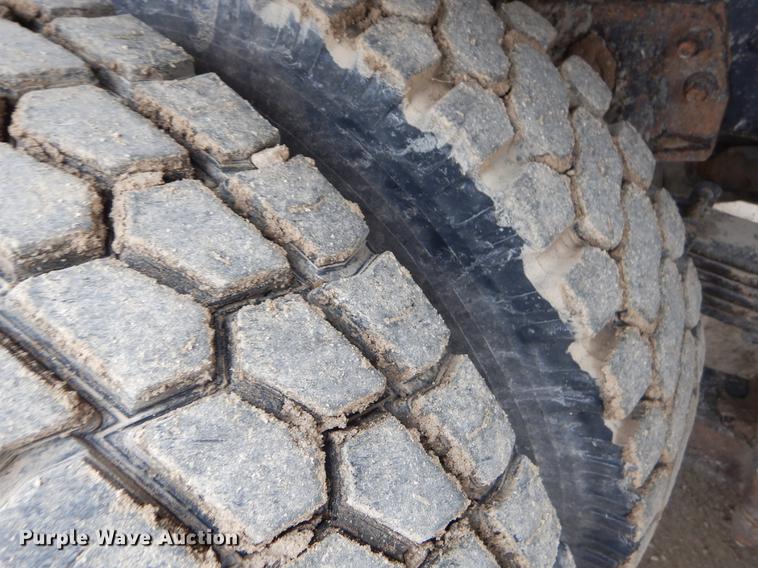 image for item ER9458 1998 Ford LNT8000 dump truck