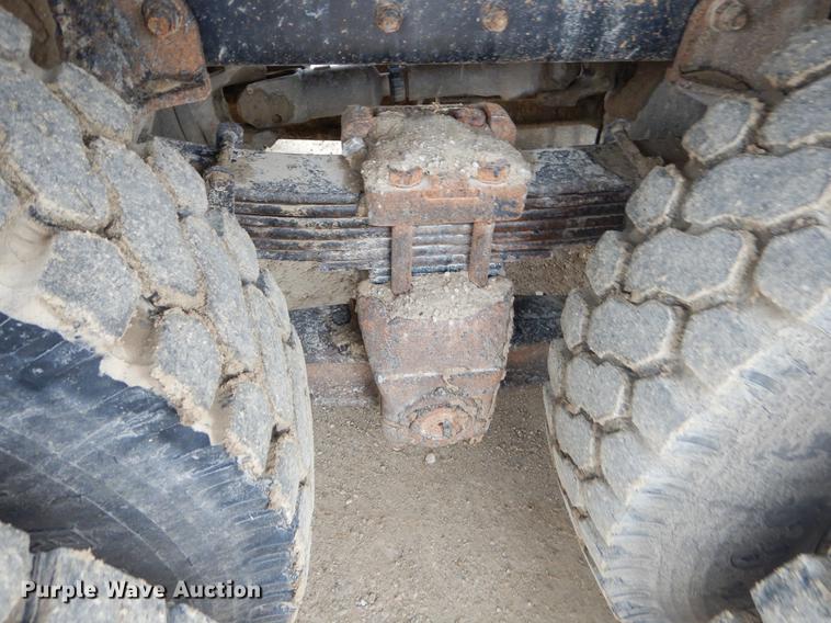 image for item ER9458 1998 Ford LNT8000 dump truck