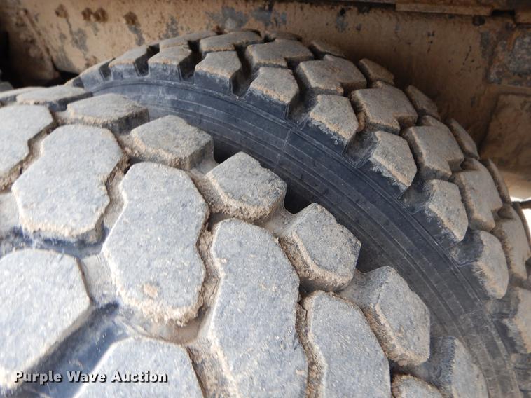 image for item ER9458 1998 Ford LNT8000 dump truck