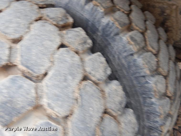 image for item ER9458 1998 Ford LNT8000 dump truck