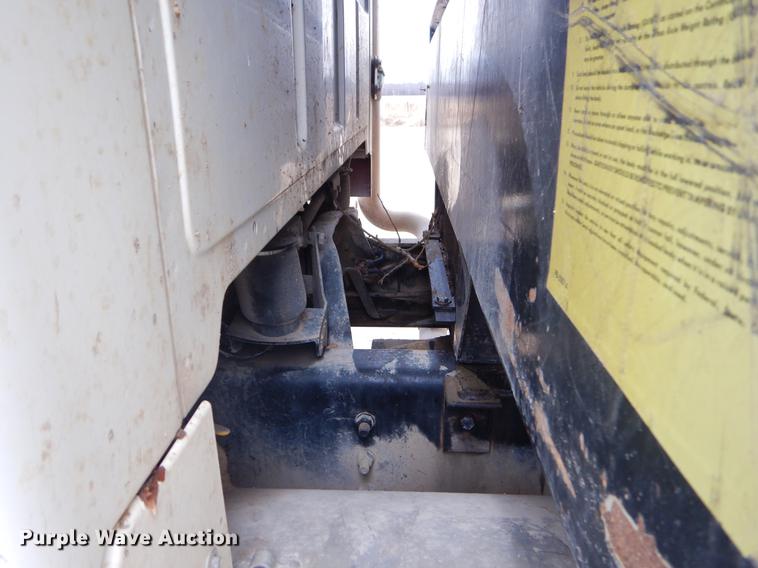 image for item ER9458 1998 Ford LNT8000 dump truck