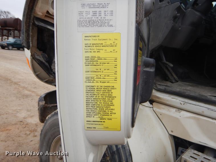 image for item ER9458 1998 Ford LNT8000 dump truck