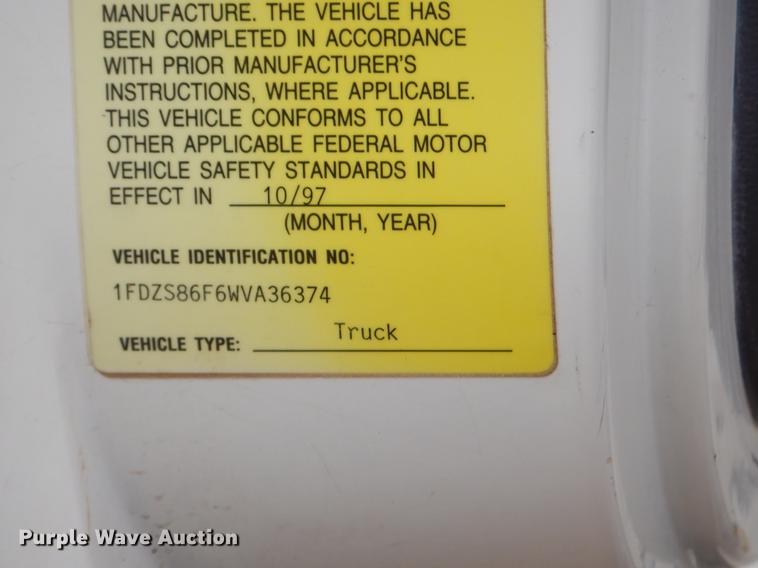 image for item ER9458 1998 Ford LNT8000 dump truck