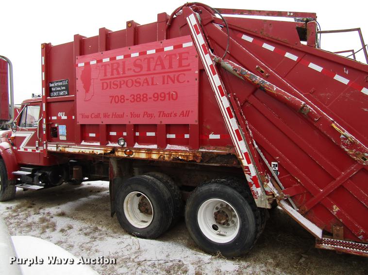 image for item EU9570 2001 International 4900 refuse truck