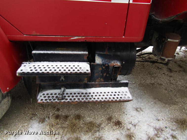 image for item EU9570 2001 International 4900 refuse truck